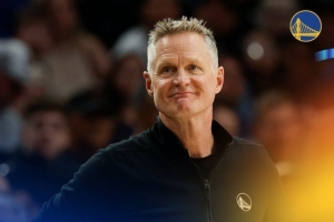 帶領(lǐng)金州奪得4冠！勇士官推：球迷們 一起祝科爾教練60歲生日快樂