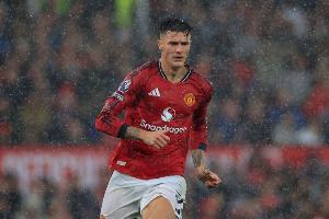 不當(dāng)007，舍什科為曼聯(lián)出場(chǎng)7次、射門(mén)16次后終獲首粒進(jìn)球