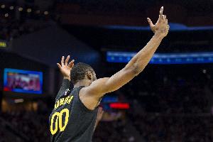 離譜??！經(jīng)紀(jì)人曬的庫明加投籃視頻動(dòng)了手腳 跳幀剪輯讓出手變快