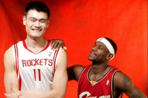 詹姆斯+姚明能拿冠軍嗎？楊毅：當(dāng)然能 當(dāng)年大姚不虛冠軍湖人內(nèi)線