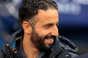 曼聯(lián)近10場(chǎng)當(dāng)?shù)刂芰形?2:30開(kāi)球的英超取得7場(chǎng)勝利，且6場(chǎng)零封