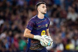 巴薩官方：霍安-加西亞今日接受了左膝手術(shù)，恢復(fù)時間預(yù)計4到6周