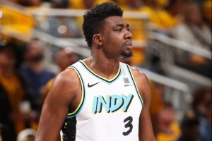 上賽季場(chǎng)均6.5分3.8板！美記：托布與騎士簽的是無(wú)保障合同