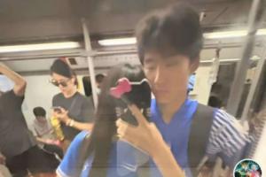 穿申花球衣被批，海港梯隊(duì)小將致歉：對不起，我會(huì)努力用行動(dòng)贖罪