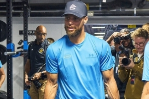 訓(xùn)練師：庫(kù)里的速度沒有隨著年齡增長(zhǎng)而下降 他還更強(qiáng)壯了