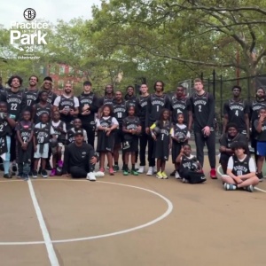 接力棒！曾凡博隨籃網(wǎng)參加公園公開訓練活動 去年崔永熙也曾參與