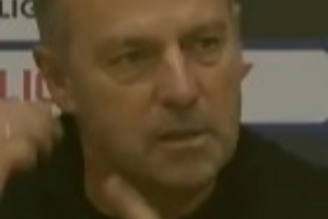 巴薩新聞官稱發(fā)布會只剩兩個問題，弗里克剛答完又冒出第三個提問