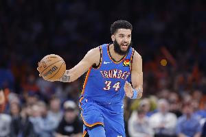 很突然！官方：雷霆前鋒肯里奇-威廉姆斯今天接受左膝關(guān)節(jié)鏡手術(shù)