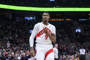 外界批評(píng)自己的防守？巴雷特：有點(diǎn)困惑 我的防守又不是很差