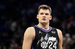 凱斯勒：沒達(dá)成續(xù)約確實(shí)有點(diǎn)沮喪 但只要穿爵士球衣就會(huì)努力贏球