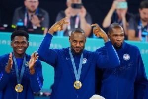 算上也是？費(fèi)爾頓：不算詹庫(kù)杜的話 愛(ài)德華茲是聯(lián)盟前5球員