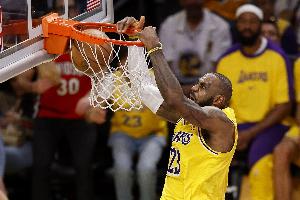 Skip：即使湖人新賽季奪冠 他們也不會(huì)再和詹姆斯續(xù)約 他過氣了