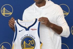 空間型5號位！霍福德已經(jīng)身穿勇士20號訓練服開始了投籃訓練