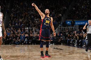 勇士前瞻球員篇：庫里繼續(xù)刷新3分紀(jì)錄 庫明加打出身價好聚好散？