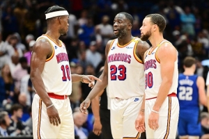 霍福德：格林是我們的領(lǐng)袖 然后庫里和巴特勒也是 我會向他們學(xué)習(xí)