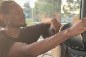 廣州男籃外援今天的課后作業(yè)??：記名字??