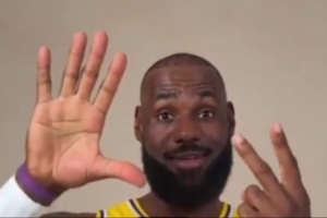 NBA版手勢(shì)舞！詹庫(kù)杜領(lǐng)銜眾將用手勢(shì)比出自己是第幾個(gè)賽季