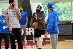 濃眉曬照為生涯第14季預(yù)熱 隊(duì)友拉塞爾、歐文和弗拉格均有亮相！