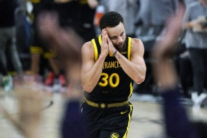 庫里三分遇強力防守就失效？楊毅：只是不穩(wěn)定 他轟進很多神仙球