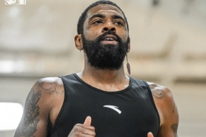 全員參與&保持專注！獨(dú)行俠官方曬球隊(duì)訓(xùn)練照