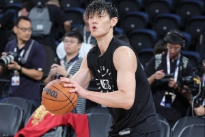 媒體人：籃網(wǎng)真是不懂人情世故 在中國打表演賽不讓曾凡博上？