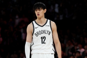 媒體人：曾凡博上半場(chǎng)未獲出場(chǎng)機(jī)會(huì) 真不覺得他在籃網(wǎng)完全打不了