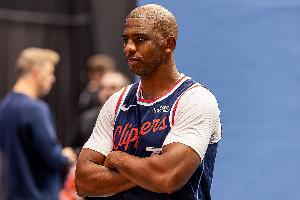 船記：進(jìn)更衣室第一眼看到的是保羅給布朗米勒提建議 這讓人欣慰