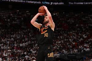 你是射手？迪恩-韋德8中1&三分7投全鐵僅拿3分 正負(fù)值-28...