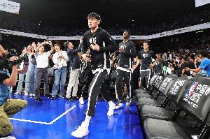 媒體人：小曾不在最佳狀態(tài)沒中國賽籃網(wǎng)不會簽他 這就是公關(guān)任務(wù)