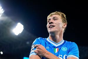 丹麥前鋒：人們一致認為霍伊倫是頂級球員，現(xiàn)在很多人都看到了