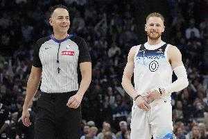 迪文：季前賽主要強(qiáng)調(diào)細(xì)節(jié)以及習(xí)慣養(yǎng)成 我們還有很大提升空間