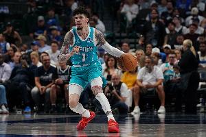 三球：球隊(duì)進(jìn)攻非常流暢 小橋打得很有侵略性他表現(xiàn)一直很穩(wěn)定