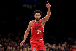 帕金斯：西蒙斯現(xiàn)在就像草叢里的死鳥 連經紀人都沒了哪還有隊要