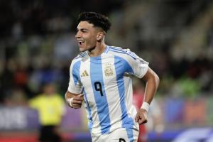 德天空：勒沃庫(kù)森愿意冬窗外租19歲前鋒薩爾科，球員世青賽6場(chǎng)4球