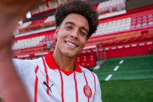 維特塞爾：最后時刻丟球輸掉比賽感覺很糟，但我們踢得非常出色