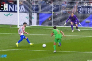 處子球還得等！巴埃納破門格子越位位置“擋拆”，裁判回看判無效