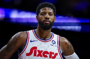 納斯：?jiǎn)讨问状螀⒓恿送暾?xùn)練 我們會(huì)繼續(xù)推進(jìn)他的恢復(fù)進(jìn)程