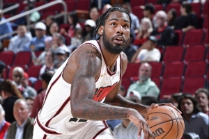 媒體人談伊森未能提前續(xù)約：他有中期被交易走可能 面臨激烈競(jìng)爭(zhēng)