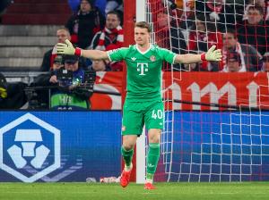 法爾克：烏爾比?？赡芴唛T興首發(fā)，拜仁希望他在德國(guó)杯前保持狀態(tài)