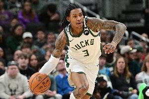 進(jìn)攻擋不??！雄鹿首節(jié)轟下40分 小凱文-波特10分&AJ-格林9分