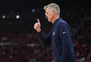 收官陣容誰打分衛(wèi)？科爾：這不重要 現(xiàn)代籃球就是無位置籃球