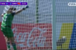 十分角！曾屹婕直接任意球破門，中國女足U17兩球領(lǐng)先厄瓜多爾