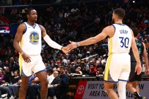 科爾：庫(kù)明加需要和庫(kù)巴持續(xù)打出化學(xué)反應(yīng) 做好防守、反擊和三分