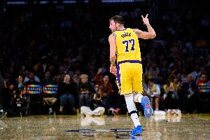 爆砍49分11板8助！Skip：上賽季季后賽這個東契奇在哪兒呢？