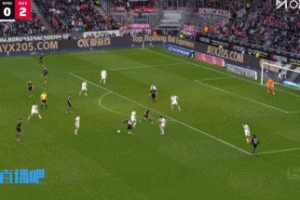 未來是你的！17歲卡爾連場打入左腳世界波，拜仁3-0領(lǐng)先門興