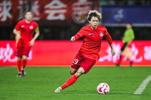 足球報：梅州客家浪費(fèi)機(jī)會被懲罰保級形勢嚴(yán)峻，戰(zhàn)英博不容有失