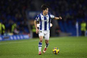 科貝電臺(tái)：久保建英因腳踝傷勢(shì)連續(xù)3場(chǎng)缺席，能否出戰(zhàn)畢巴也存疑