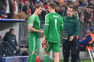 記者：拜仁主力今日在室內訓練，17歲后腰蘭貝首次參與合練