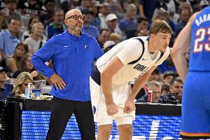 名記：預(yù)計(jì)獨(dú)行俠無緣季后賽 他們防守稱不上強(qiáng)悍&進(jìn)攻很滯澀