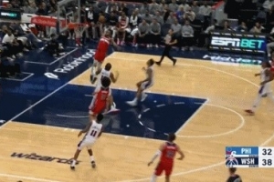 一飛沖天！凱肖恩-喬治搶斷反擊送拋傳 惠特摩爾起飛空接單手暴扣